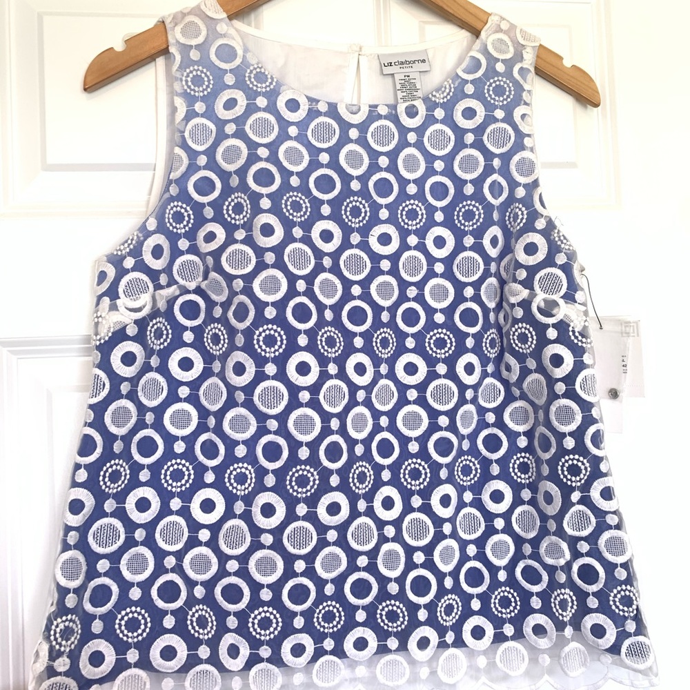 Woman’s sleeveless shirt